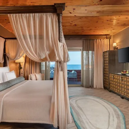 Отель Les Ambassadeurs Casino&marina 3*