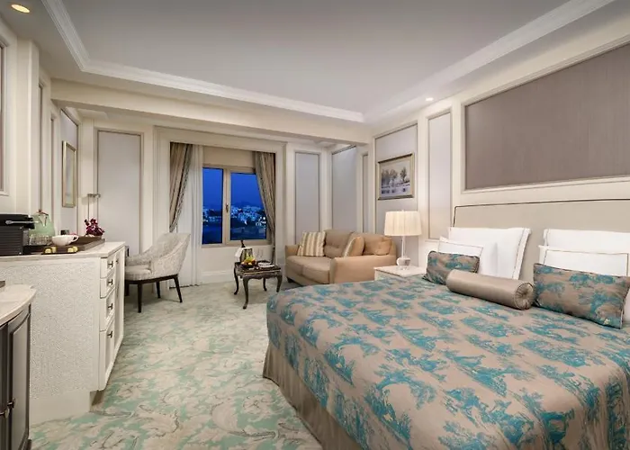 Les Ambassadeurs Casino&marina 4* Кирения