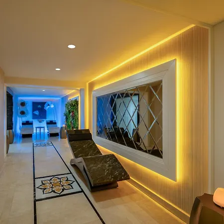 Les Ambassadeurs Casino&marina 4* Girne