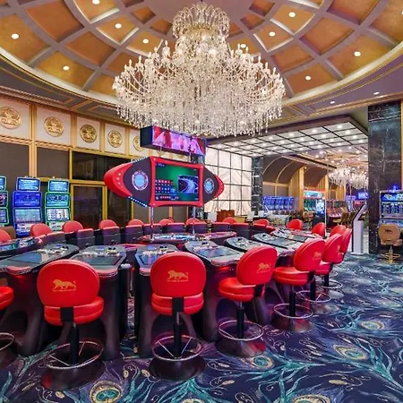 ホテル Les Ambassadeurs Casino&marina 4*