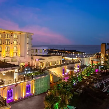 ホテル Les Ambassadeurs Casino&marina 4*