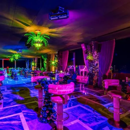 Les Ambassadeurs Casino&marina ホテル キレニア